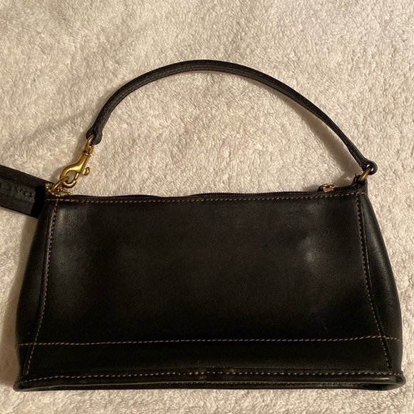 Coach Handbags - Coach Demi Bleeker Baguette
